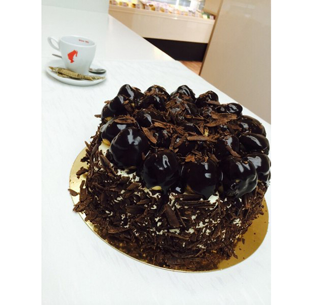 торты в астане выпечки кофейни в астане Favorite Cafe Favorite cake Мадлен Rafe Coffee & food Итальянский чизкейк La Tartine Traveler’s Coffee Торт «Красный бархат» Торт «Королевский» Кофейня Bon Bon